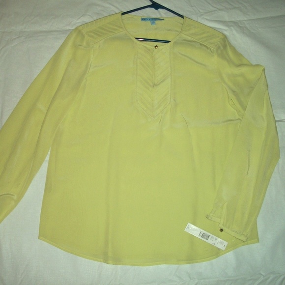 ANTONIO MELANI Tops - Antonio Melani Citrus Green SILK Detailed Blouse M